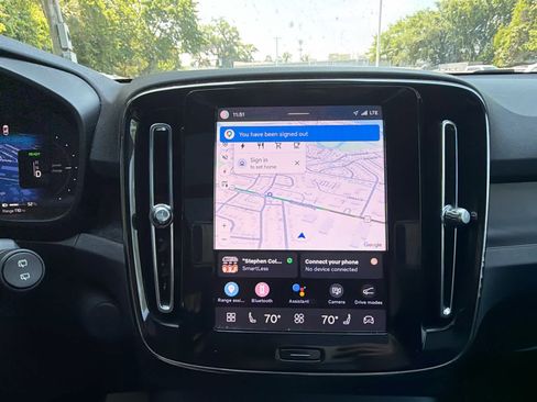 Used 2023 Volvo XC40 Recharge Plus w/ Protection Package Premier AWD/4WD image 30