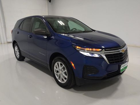 Used 2022 Chevrolet Equinox LS w/ LS Convenience Package image 13