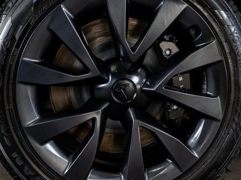 Used 2022 Tesla Model X image 10