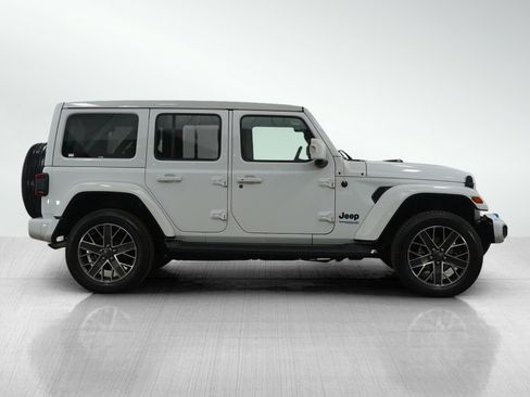 Used 2022 Jeep Wrangler Unlimited Sahara image 6