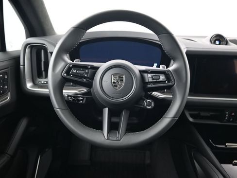 Certified 2025 Porsche Cayenne Turbo AWD/4WD image 13