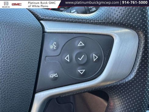 Used 2024 GMC Terrain SLE w/ Driver Convenience Package image 22