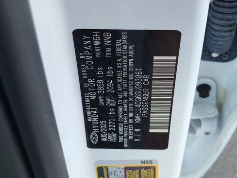 Used 2025 Hyundai Elantra SE FWD image 27