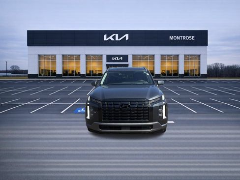 Used 2023 Hyundai Palisade Limited AWD/4WD image 2