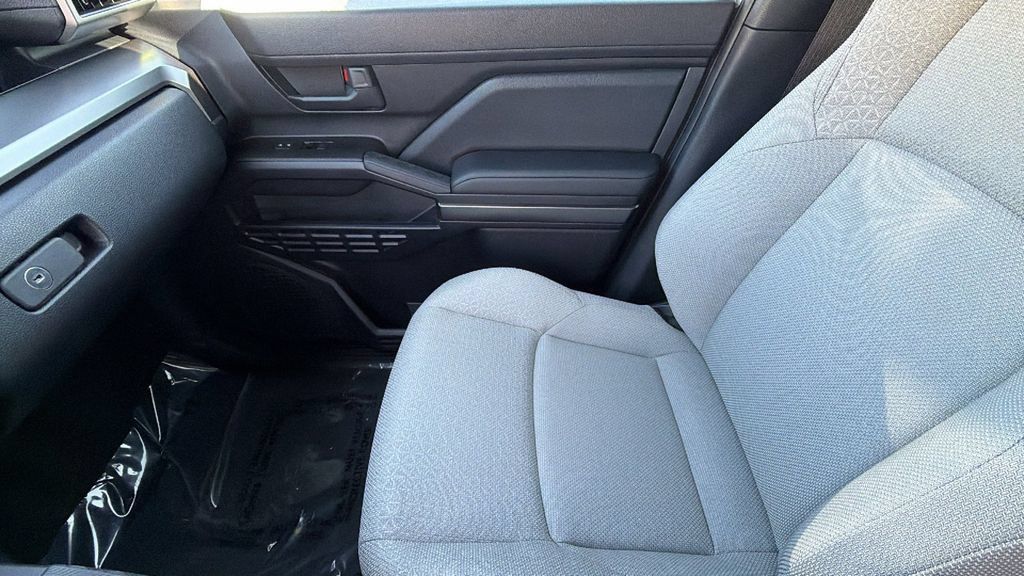 Used 2025 Toyota 4Runner SR5 AWD/4WD image 12