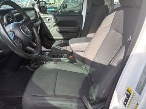 Used 2022 Jeep Gladiator Sport image 6