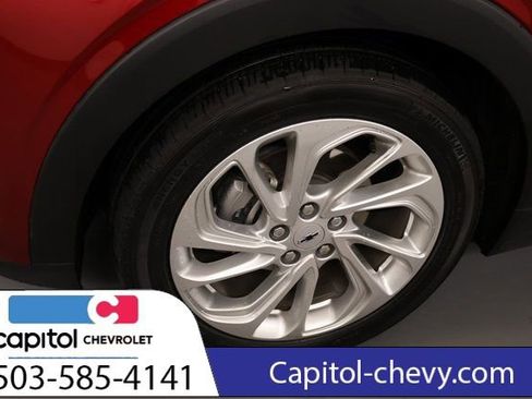 Used 2023 Chevrolet Bolt EUV LT w/ Driver Confidence Package image 9