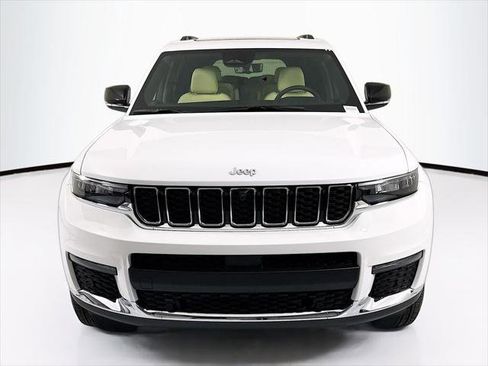 Used 2025 Jeep Grand Cherokee L Limited w/ Luxury Tech Group II AWD/4WD image 2
