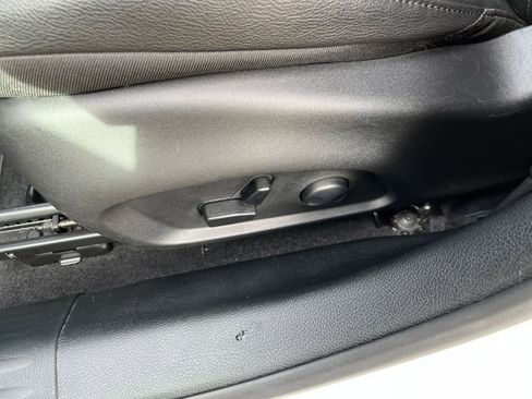 Used 2025 Jeep Compass Limited image 22