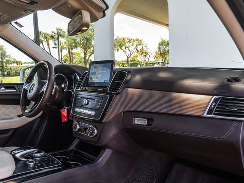 Used 2019 Mercedes-Benz GLS 450 4MATIC w/ Grand Edition Package image 29