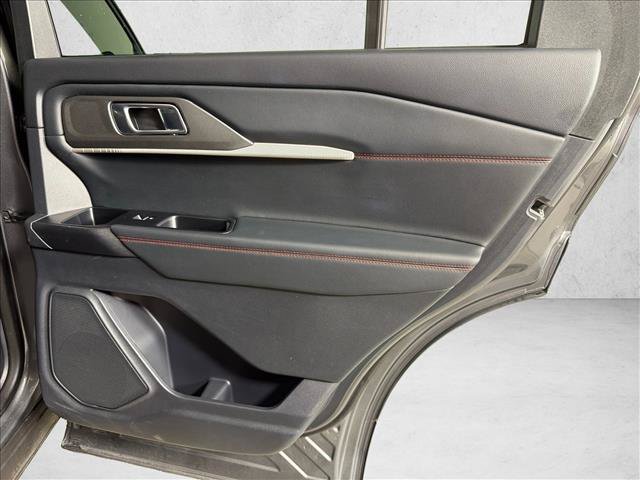Used 2025 Ford Explorer ST-Line AWD/4WD image 16