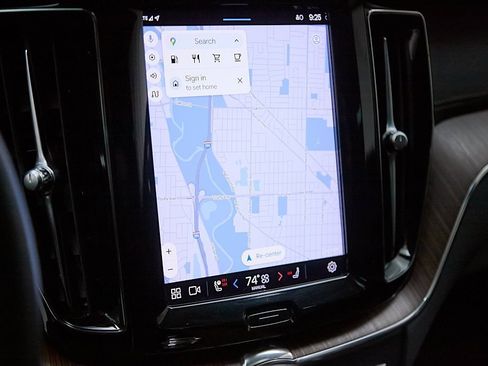 Used 2023 Volvo XC60 B6 Ultimate w/ Protection Package Premier image 15