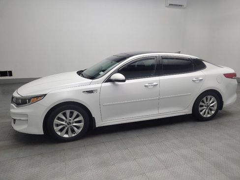 Used 2016 Kia Optima EX w/ Premium Package image 2