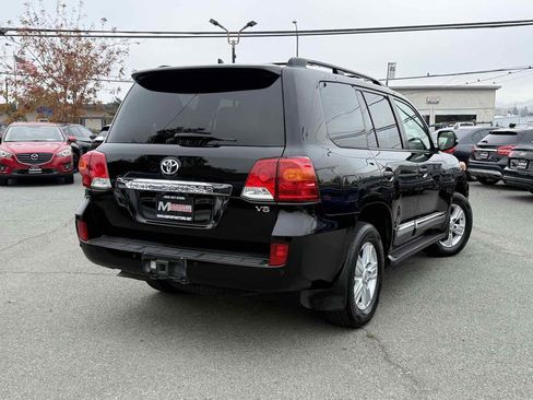 Used 2015 Toyota Land Cruiser image 10