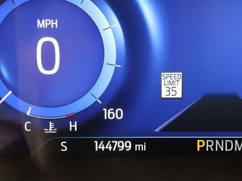 Used 2020 Ford Explorer Platinum w/ Premium Technology Package AWD/4WD image 17