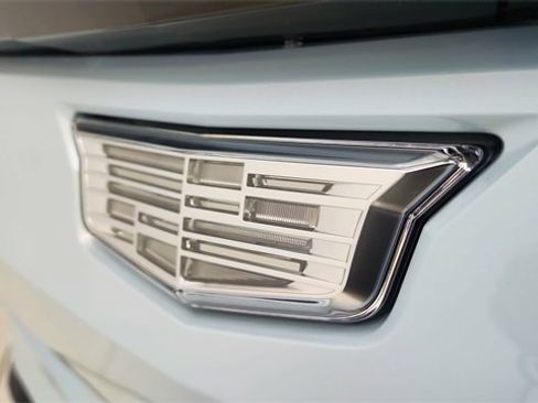 Used 2025 Cadillac Lyriq Sport image 16