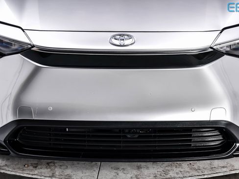 Used 2024 Toyota bZ4X XLE w/ Weather Package image 9