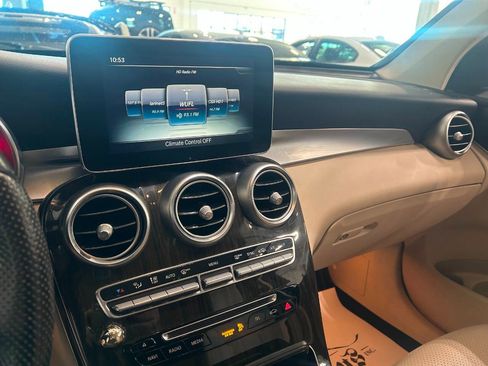 Used 2018 Mercedes-Benz GLC 300 4MATIC image 19