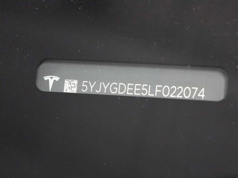 Used 2020 Tesla Model Y Long Range image 38