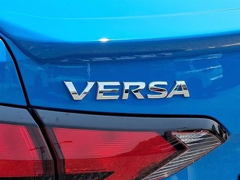 New 2025 Nissan Versa SR w/ Trunk Package image 4