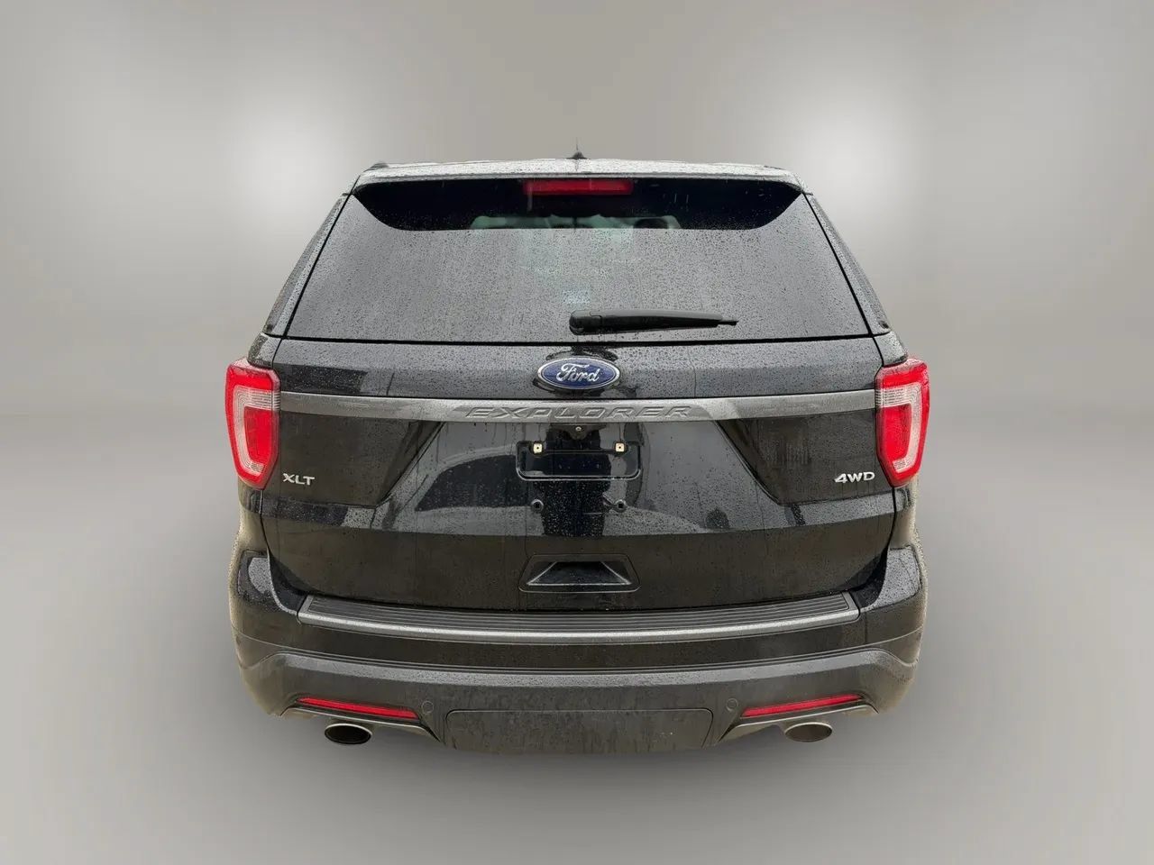 Used 2018 Ford Explorer XLT w/ Equipment Group 202A AWD/4WD image 6