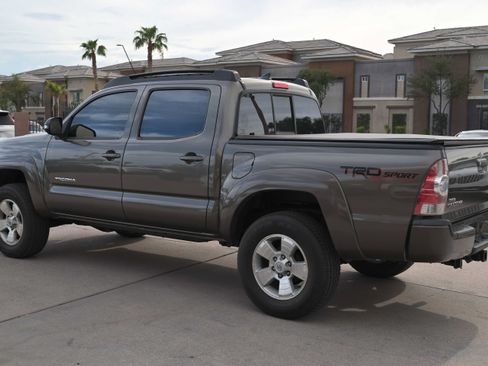 Used 2014 Toyota Tacoma 4x4 Double Cab w/ TRD Sport Package image 8
