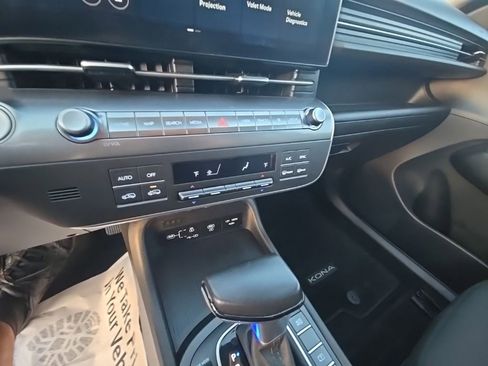 Used 2024 Hyundai Kona SEL AWD/4WD image 17