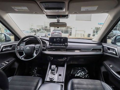 Used 2022 Mitsubishi Outlander SE image 51