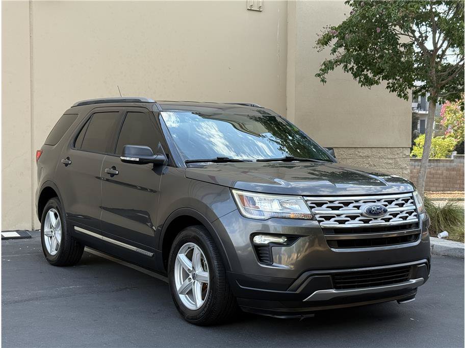 Used 2019 Ford Explorer XLT w/ Equipment Group 201A FWD image 1