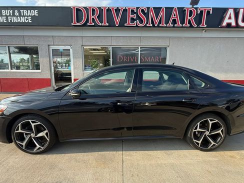 Used 2020 Volkswagen Passat 2.0T R-Line FWD image 5