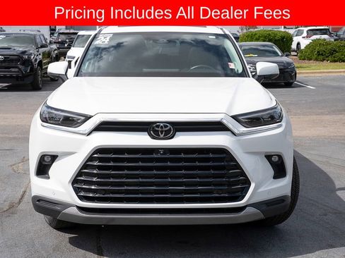Certified 2024 Toyota Grand Highlander FWD image 2