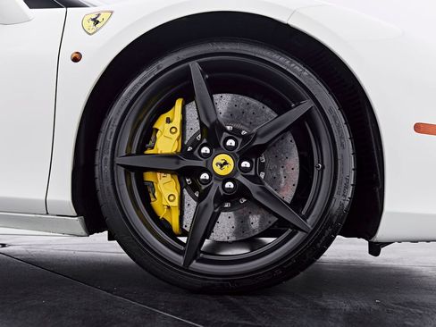 Used 2019 Ferrari 488 Spider RWD image 43