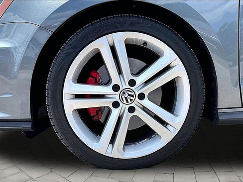 Used 2017 Volkswagen Jetta GLI FWD image 7