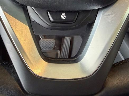 Used 2023 BMW 230i Coupe w/ Premium Package image 32