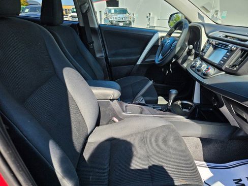 Used 2016 Toyota RAV4 LE image 12