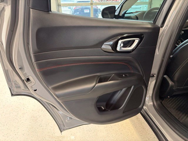 Used 2023 Jeep Compass Trailhawk w/ Trailhawk Convenience Group AWD/4WD image 39