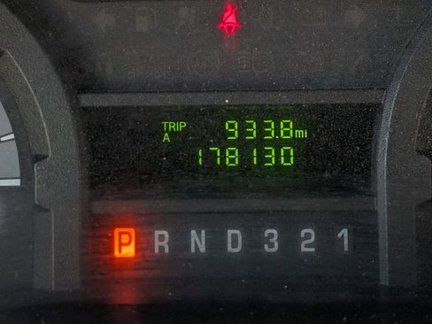 Used 2010 Ford E-450 and Econoline 450 Super Duty image 27