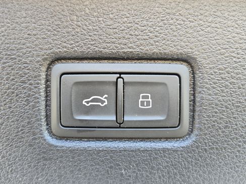 Used 2025 Audi Q7 3.0T Premium Plus image 16