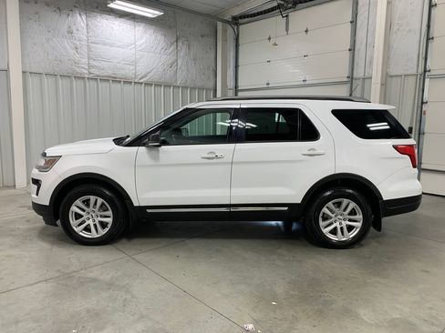 Used 2018 Ford Explorer XLT w/ Equipment Group 201A image 23