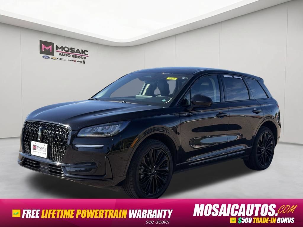 Used 2023 Lincoln Corsair AWD w/ Equipment Group 101A image 3