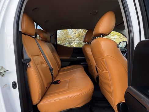 Used 2016 Toyota Tacoma SR5 image 21