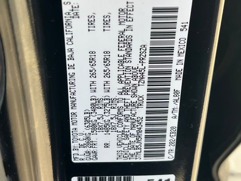 Used 2024 Toyota Tacoma Limited w/ Limited Package (LT) image 24