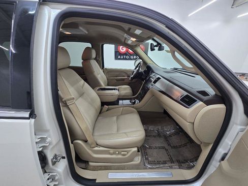 Used 2013 Cadillac Escalade Luxury RWD image 20