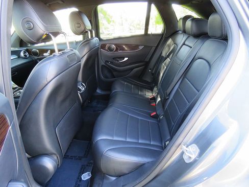 Used 2018 Mercedes-Benz GLC 300 image 19