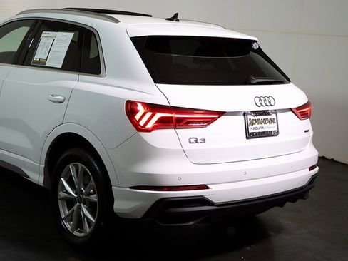 Used 2025 Audi Q3 2.0T Premium image 11
