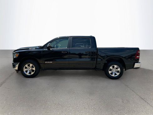 Used 2024 RAM 1500 Laramie AWD/4WD image 7