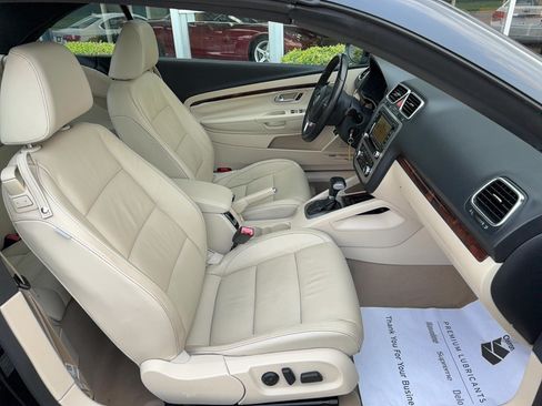 Used 2010 Volkswagen Eos Lux FWD image 18