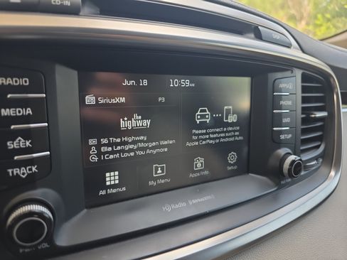 Used 2017 Kia Sorento EX w/ EX Premium Package FWD image 12