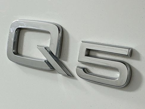 Used 2023 Audi Q5 2.0T Premium w/ Convenience Package AWD/4WD image 10