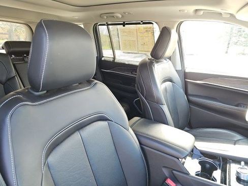 Used 2022 Jeep Grand Cherokee Limited 4xe w/ Luxury Tech Group II image 12